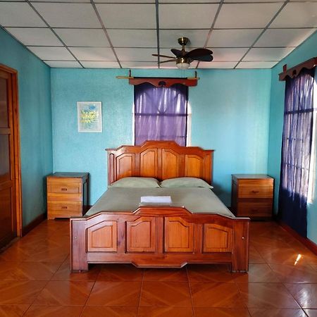 Casa Robles - Room Close To Airport #2 마나과 외부 사진