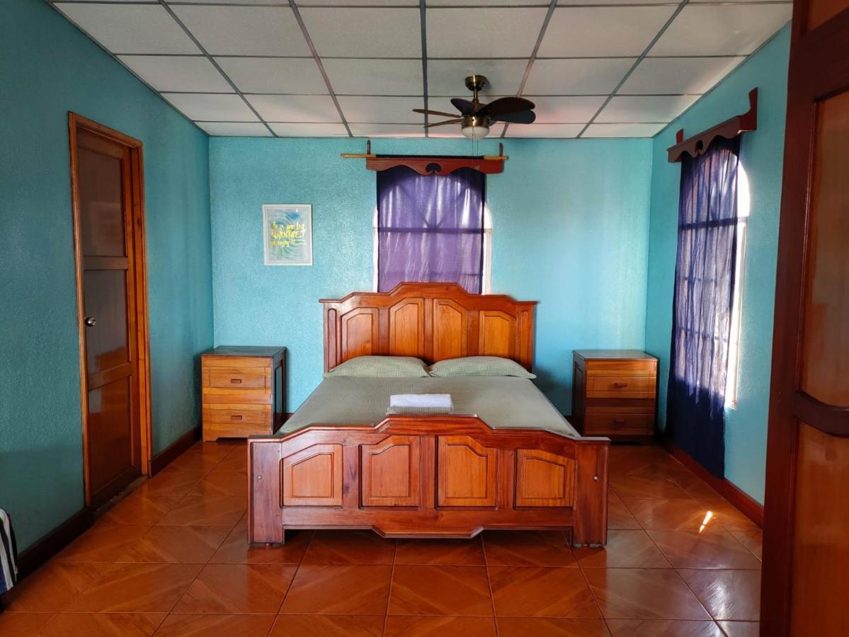 Casa Robles - Room Close To Airport #2 마나과 외부 사진