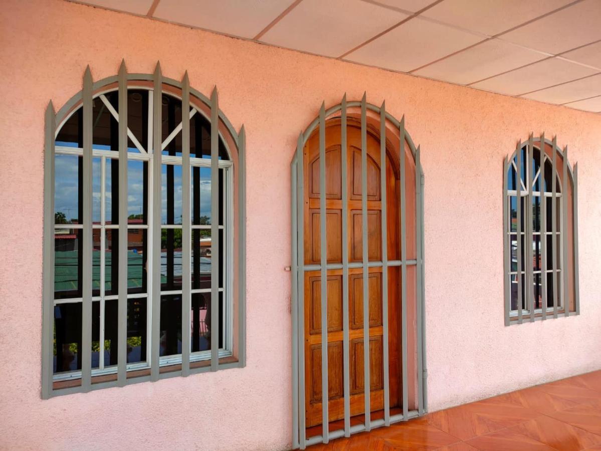 Casa Robles - Room Close To Airport #2 마나과 외부 사진