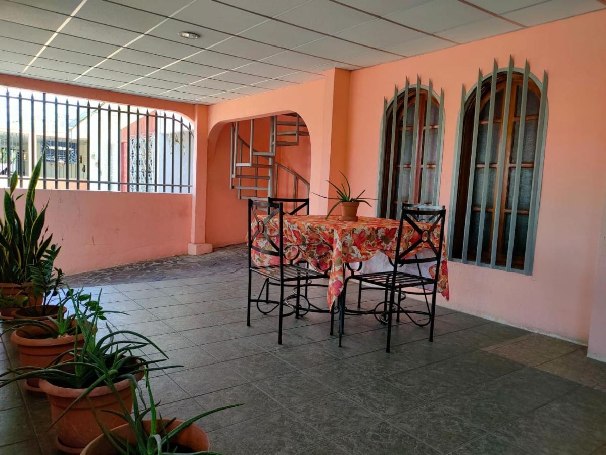 Casa Robles - Room Close To Airport #2 마나과 외부 사진