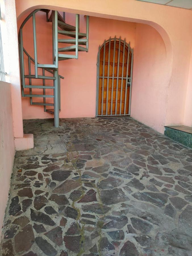 Casa Robles - Room Close To Airport #2 마나과 외부 사진