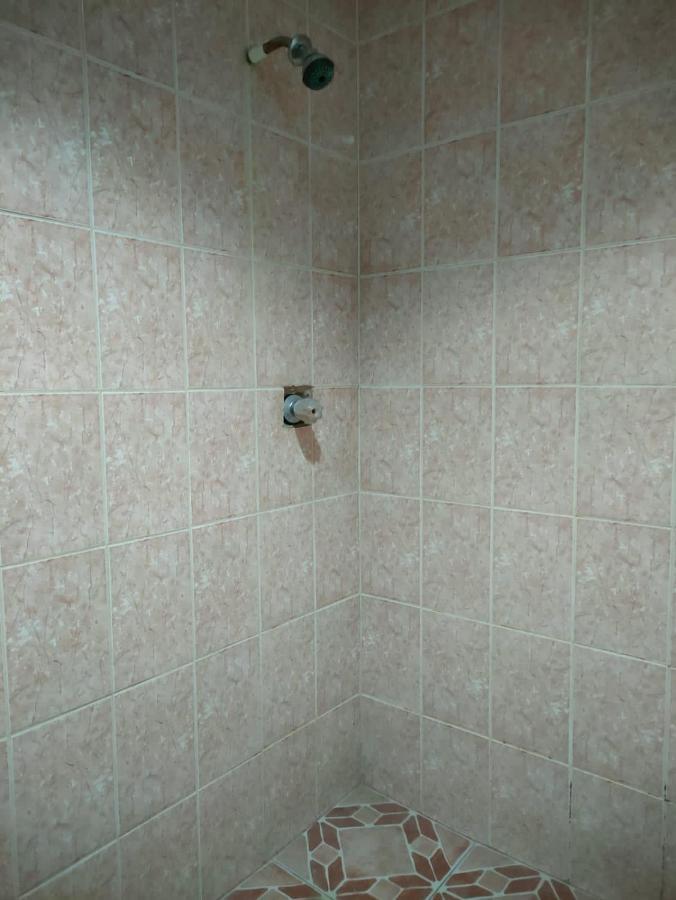 Casa Robles - Room Close To Airport #2 마나과 외부 사진